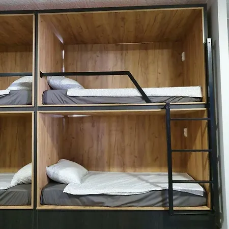 Hostal Faro Solo Mujeres *